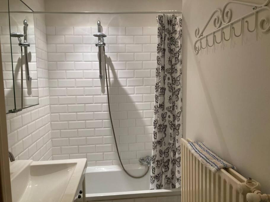 Charming Sunny 100m2 Entire With 2 Bedrooms
