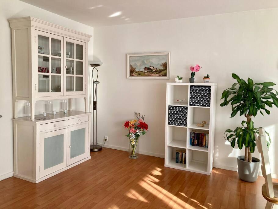 Charming Sunny 100m2 Entire With 2 Bedrooms
